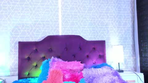 Sary  online show from April 14, 11:43 am