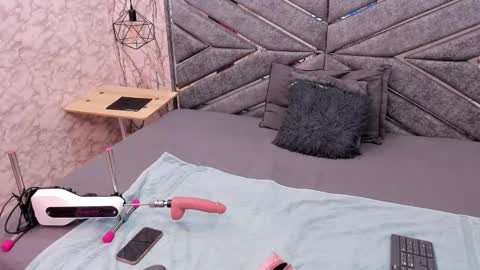 Sasha  online show from March 2, 7:20 pm