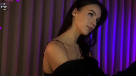 Snapshot of sasha_long13 chatting on February 14, 1:40 pm Sasha Long13 online show from February 14, 1:40 pm