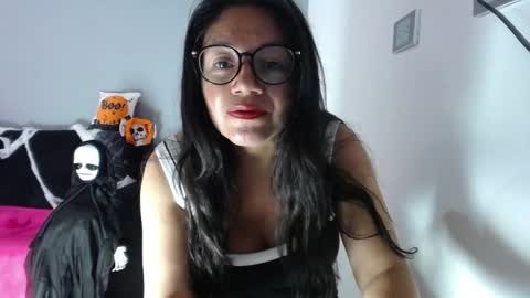 Snapshot of sasha_start chatting on October 23, 3:51 pm sasha start online show from October 23, 3:51 pm