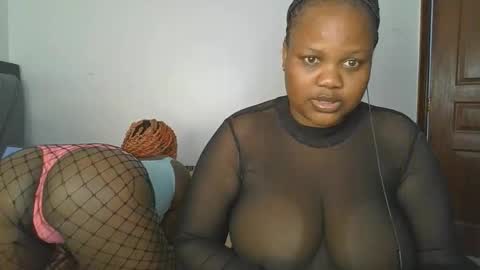 sassie_bee online show from November 4, 6:46 pm