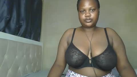 sassie_bee online show from November 16, 9:15 pm