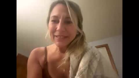 Sassyella online show from October 16, 9:45 am