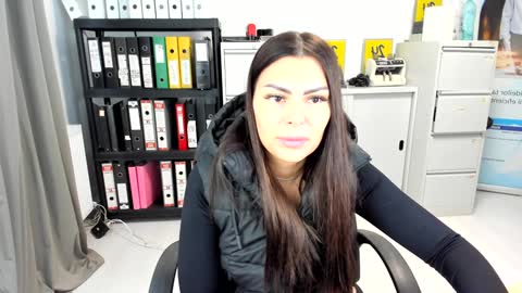 sassytiff online show from October 3, 10:42 am