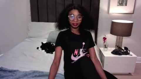 sasyylissaa online show from April 23, 7:05 pm