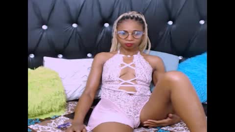 sasyylissaa online show from March 13, 9:43 am