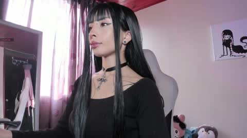    im expecting 300 thumbs up on my altar online show from February 19, 9:47 pm