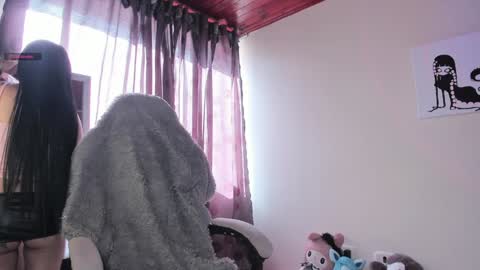    im expecting 300 thumbs up on my altar online show from February 1, 8:47 pm