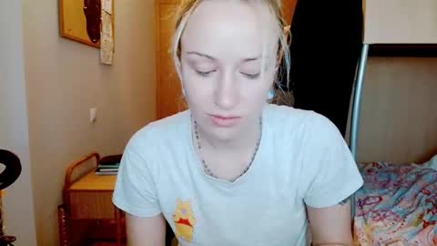 Satinqueen90 online show from December 1, 8:40 am