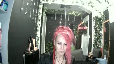 SaucySky online show from May 28, 10:51 pm
