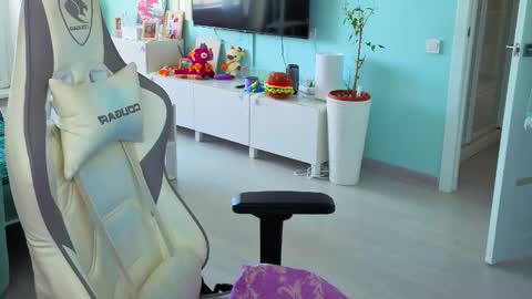 Ariel online show from April 13, 3:30 am