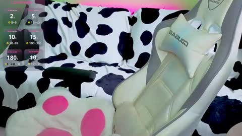 Ariel online show from October 7, 3:55 am