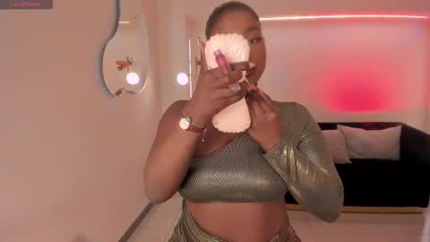 S a v a n n a h  online show from February 11, 9:05 pm