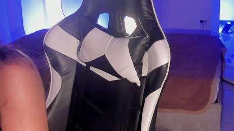 Savannahwildee online show from February 9, 9:37 am