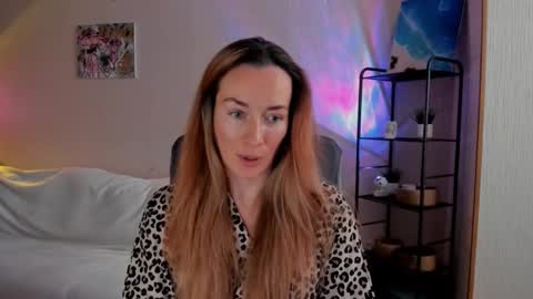 save the qween online show from November 27, 7:44 am