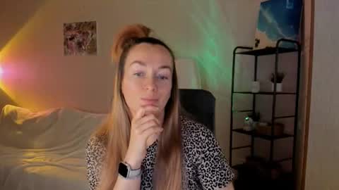 save the qween online show from December 15, 7:35 am