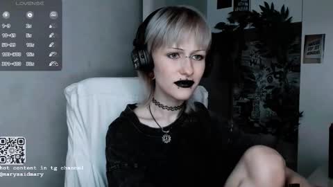 pronoun she. name Mary. age 21. online show from October 15, 12:46 am