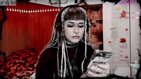 pronoun she. name Mary. age 21. online show from December 23, 5:22 pm