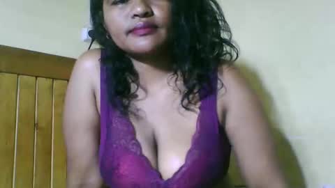 saylla1 online show from November 28, 10:46 pm