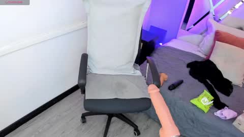 scarlet__69 online show from May 10, 4:25 am