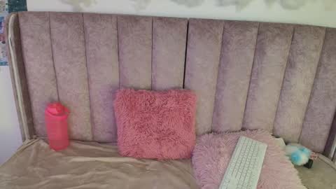 Scarlet  online show from December 3, 5:21 am