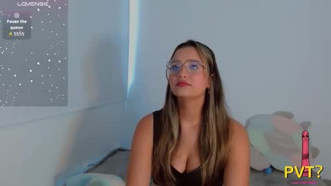 Scarlet  online show from October 27, 6:57 pm