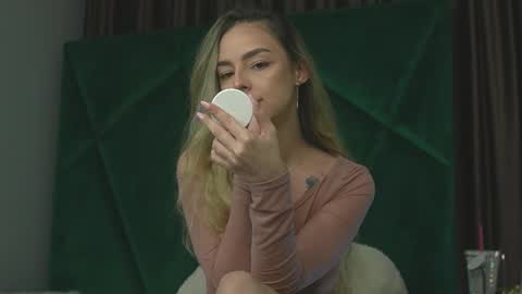 Scarlet online show from September 22, 8:40 pm