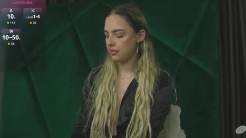 Scarlet online show from September 29, 10:15 pm