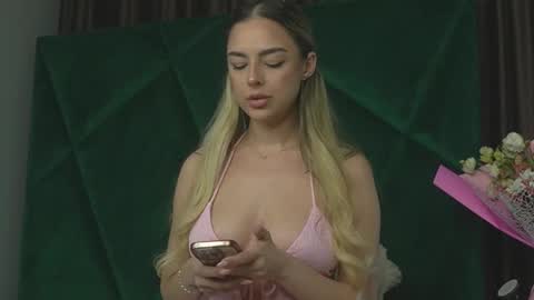 Scarlet online show from September 18, 8:29 pm