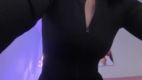 Scarlet  online show from January 7, 5:33 am