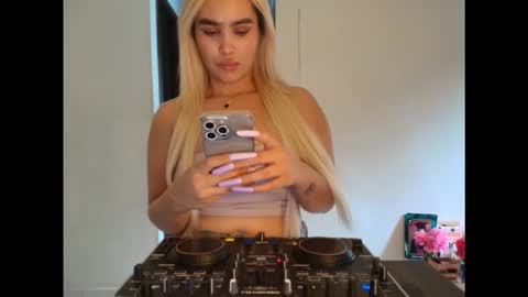 Alaia Domina online show from March 2, 7:09 pm