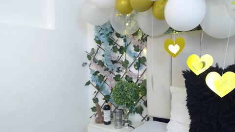 scarlet  online show from February 14, 11:56 am