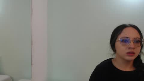 scarlet  online show from April 19, 10:59 am