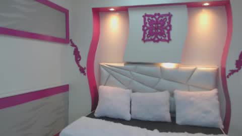 Scarlet online show from December 17, 2:44 am