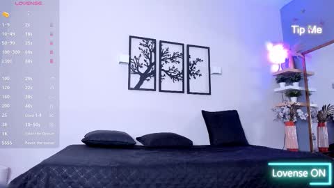 Scarlett Johs online show from October 23, 11:38 am