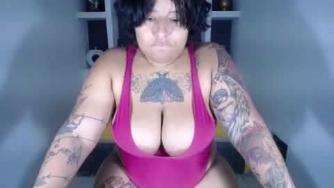 Snapshot of scarlett_keaty chatting on February 24, 2:25 pm scarlett online show from February 24, 2:25 pm