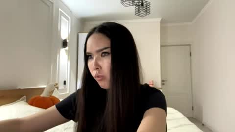 Selin online show from April 19, 3:34 pm