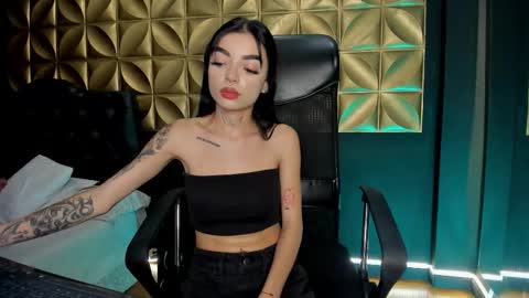 Scarlet online show from November 26, 6:09 pm