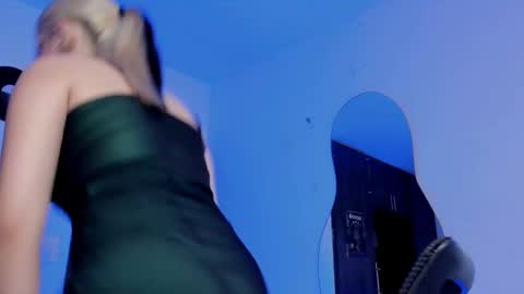 Goddess online show from December 13, 7:53 pm