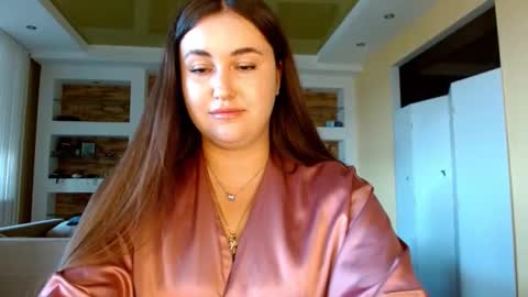 Elizabeth  online show from October 30, 11:44 am