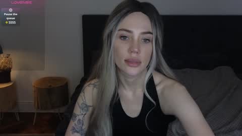 Sara online show from December 6, 10:18 pm