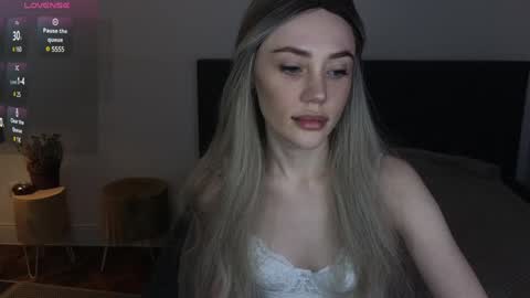 Sara online show from December 3, 10:07 pm