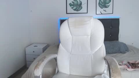 Selena online show from December 13, 7:53 pm