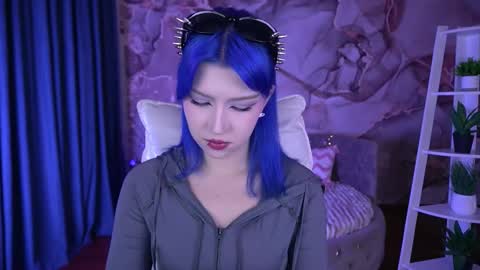 selenairis online show from November 13, 9:47 pm