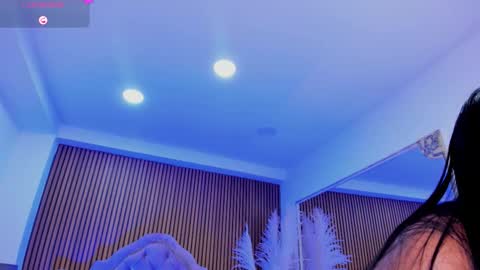 selenastonne online show from February 15, 7:24 pm