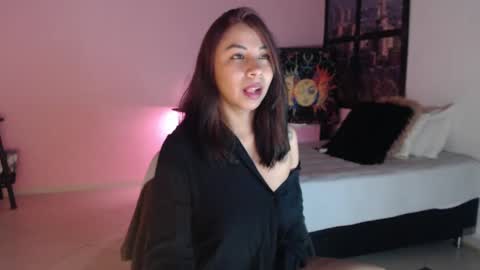 Snapshot of selene_gils chatting on January 4, 2:35 pm nathy online show from January 4, 2:35 pm
