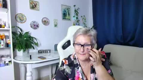 Selenna online show from December 2, 6:54 pm