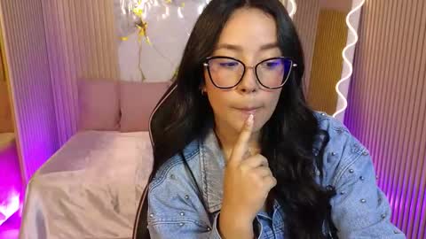 selestte_tay1 online show from February 24, 11:03 pm