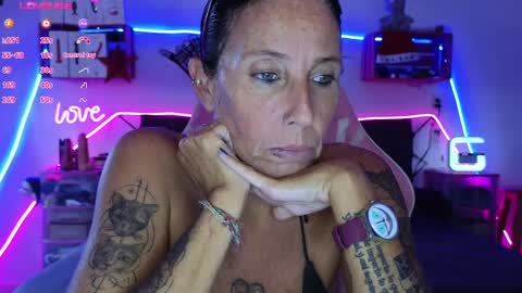 Snapshot of selvaggia_del_caribe chatting on December 28, 4:41 pm Selvaggia Del Caribe online show from December 28, 4:41 pm