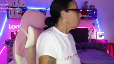 Snapshot of selvaggia_del_caribe chatting on December 12, 4:32 pm Selvaggia Del Caribe online show from December 12, 4:32 pm